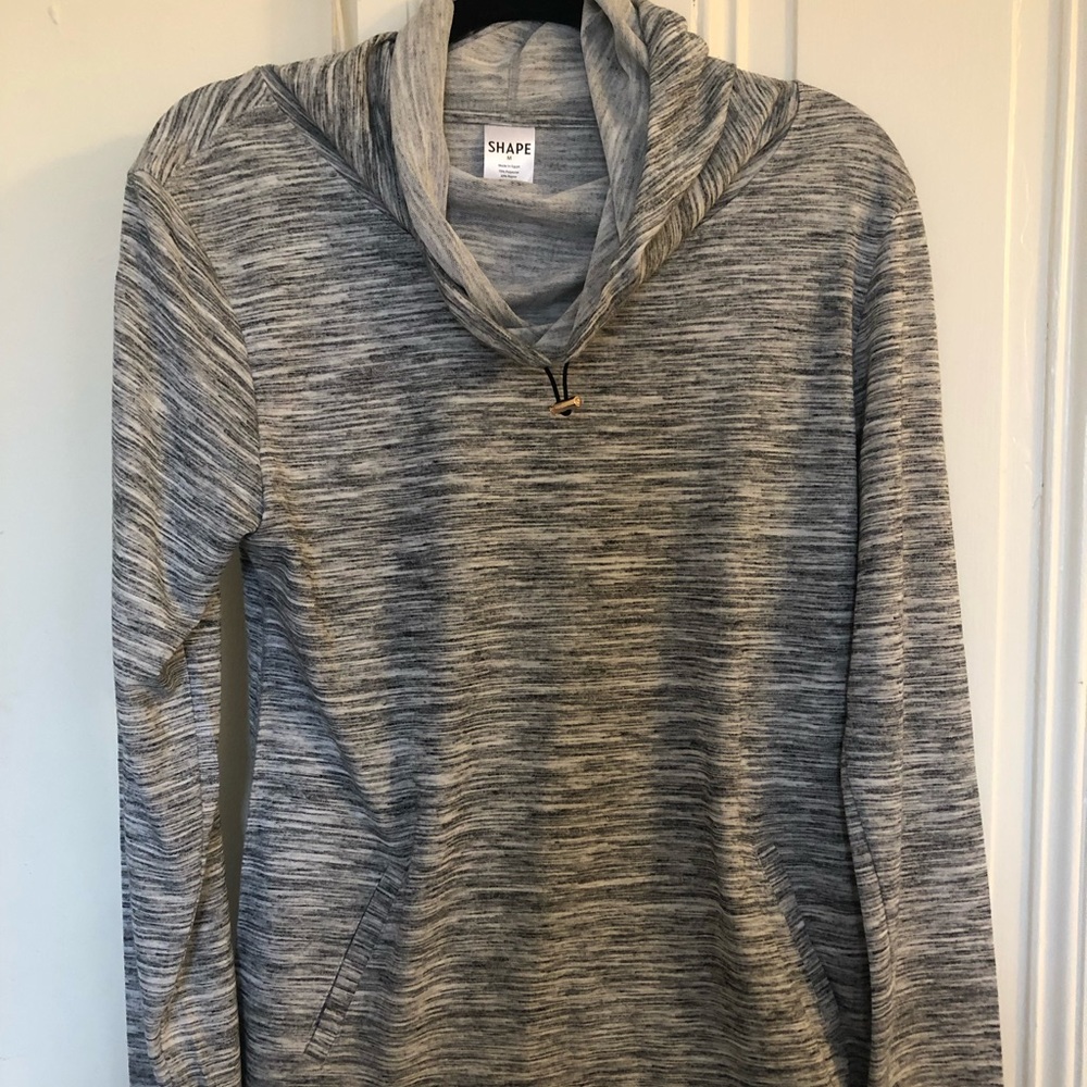 Gray Athletic Top - image 2